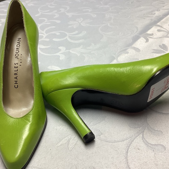 Charles Jourdan  APPLE GREEN HEELS SIZE 4/1/2 RARE SIZE.  See description💚💚💚 - Picture 4 of 13